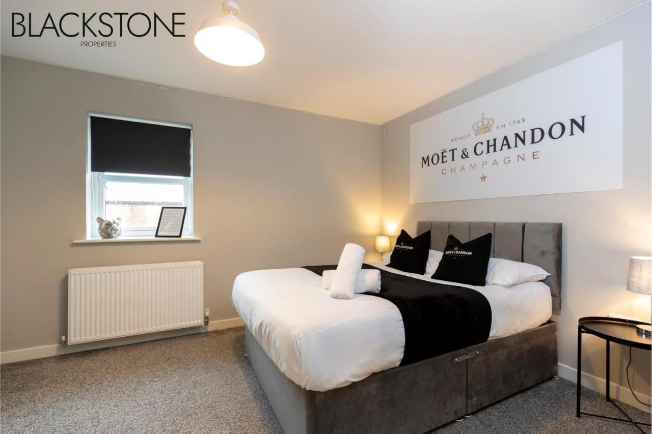 Champagne House - 4 Bed Property Plus 2 Sofa Beds By Bpne Darlington  Exterior foto